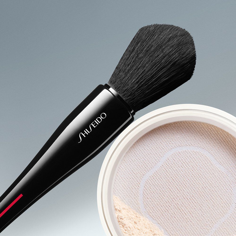 SYNCHRO SKIN Invisible Silk Loose Powder | SHISEIDO
