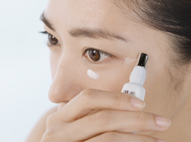 眼部修護乳霜專用按摩器的使用方法 | 使用教學 | SHISEIDO 香港